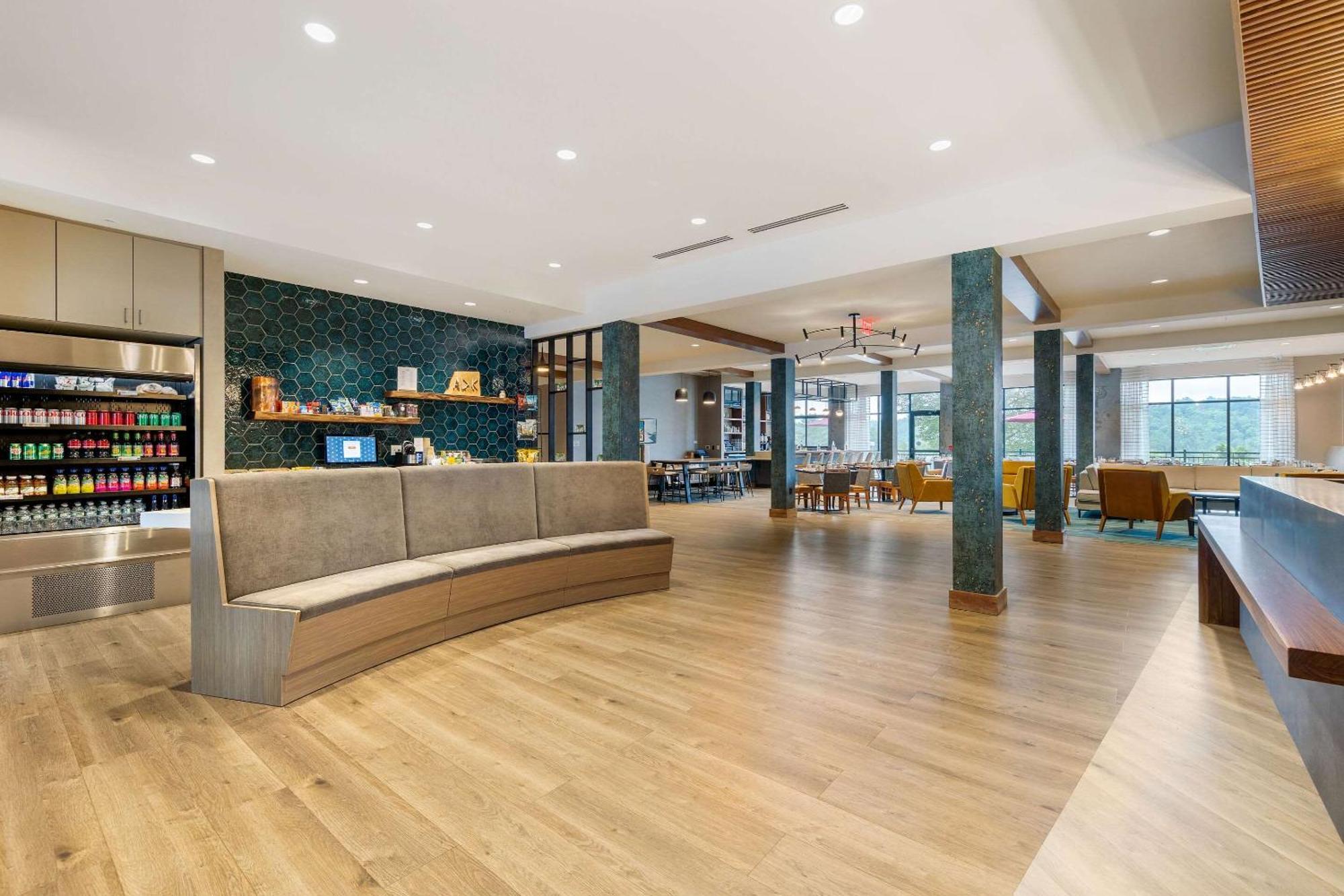 Cambria Hotel Lake Placid - Lakeside Resort ภายนอก รูปภาพ
