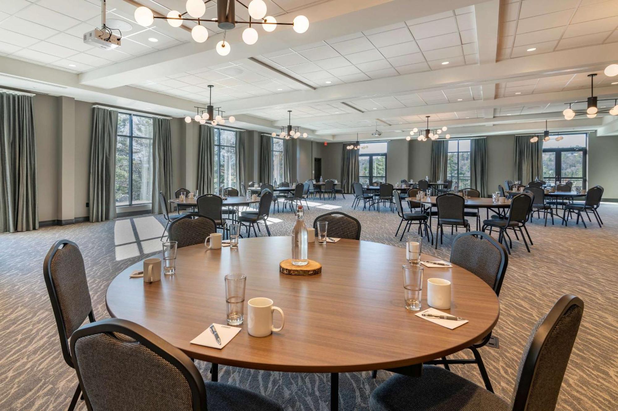 Cambria Hotel Lake Placid - Lakeside Resort ภายนอก รูปภาพ