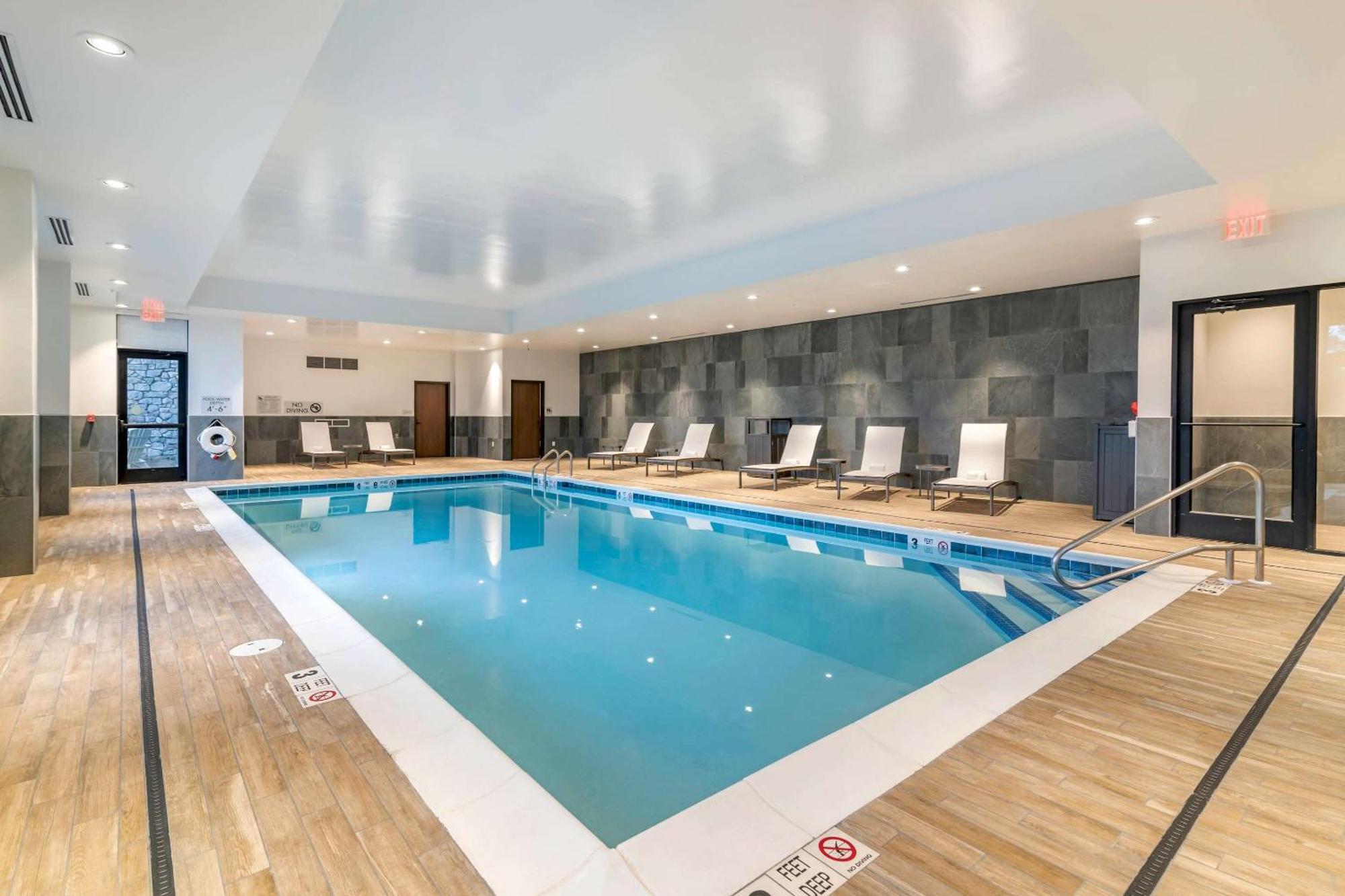 Cambria Hotel Lake Placid - Lakeside Resort ภายนอก รูปภาพ