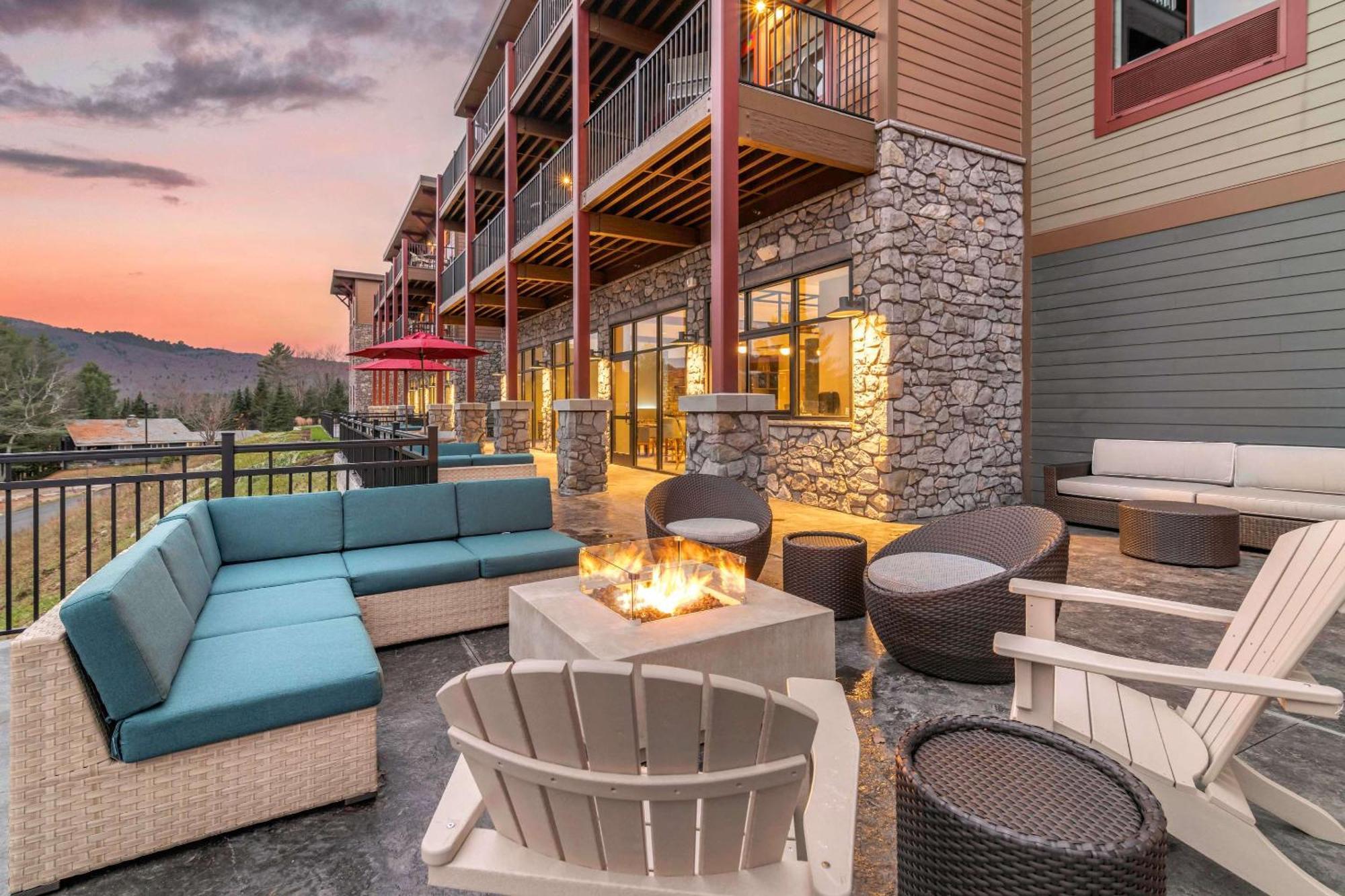 Cambria Hotel Lake Placid - Lakeside Resort ภายนอก รูปภาพ