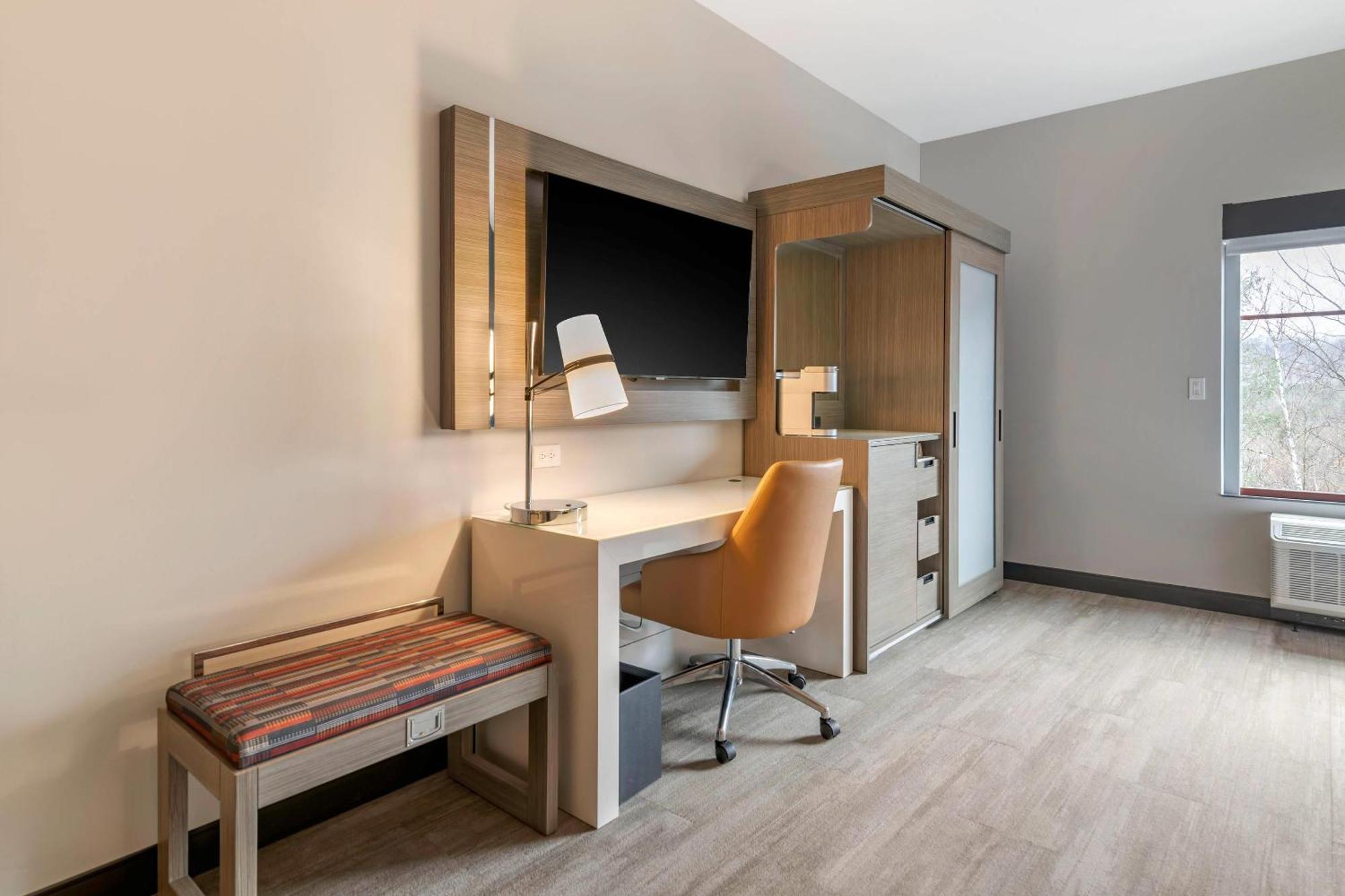 Cambria Hotel Lake Placid - Lakeside Resort ภายนอก รูปภาพ